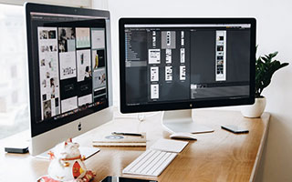 开云-当医疗组搀扶他穿越混合采访区时，记者们突然集体沉默。湿透的10号球衣贴在背上，暴露出去年手术留下的27厘米疤痕。通道尽头电子屏滚动着刚更新的欧冠射手榜，他的名字首次跌出前二十——这个瞬间被美联社记者拍下，成为次日报纸头版《诸神的黄昏从一道裂缝开始》。