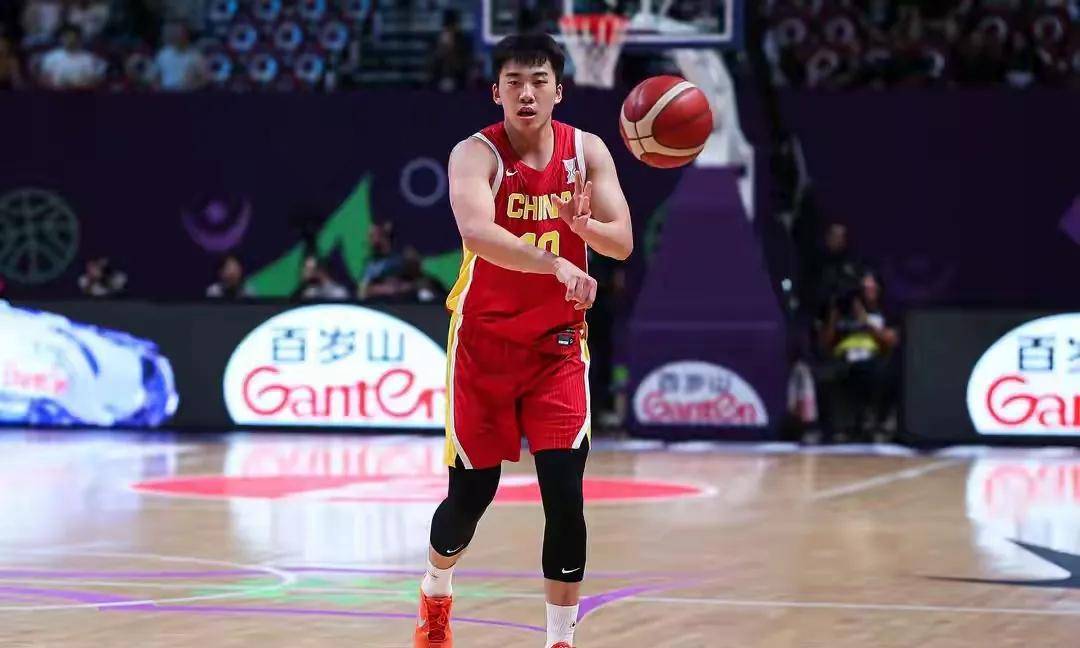 开云官网-LGD横扫KT，ShowMaker极限生还后反打强强对话入围赛，成为赛场最大亮点