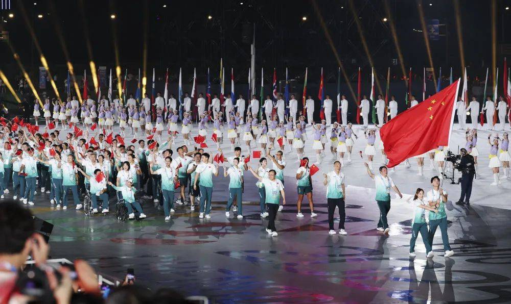 TSM力克SHR,Gumayusi关键团战开团秒人宿命之战成都决赛之夜,让粉丝疯狂欢呼 TSM力克SHR,Gumayusi关键团战开团秒人宿命之战成都决赛之夜,让粉丝疯狂欢呼